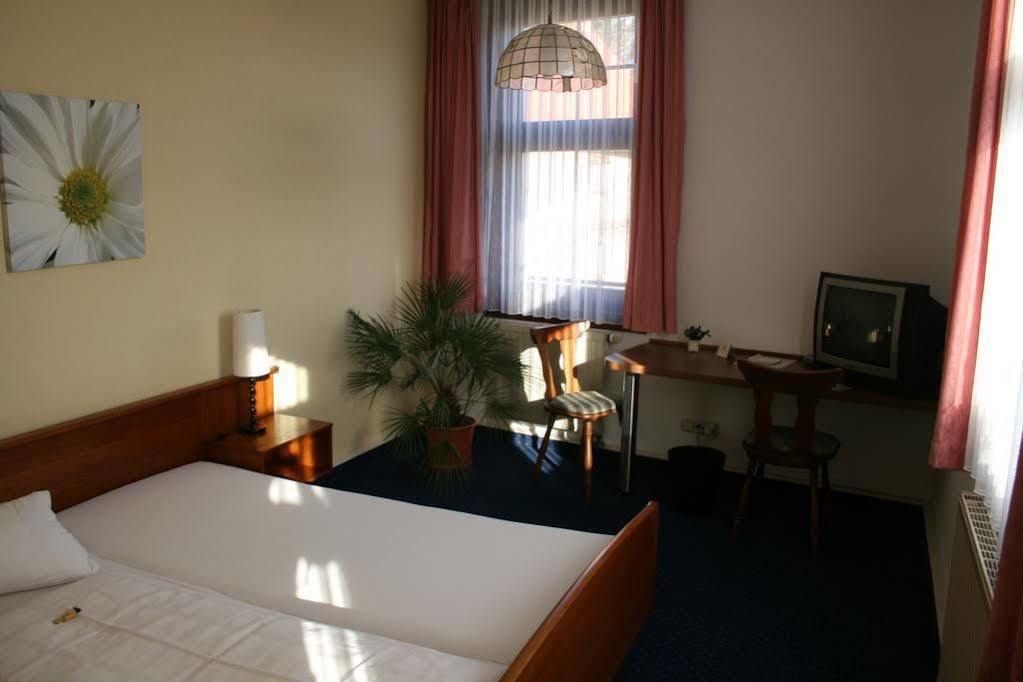 Landgasthof & Hotel Krone Eischleben Ichtershausen エクステリア 写真